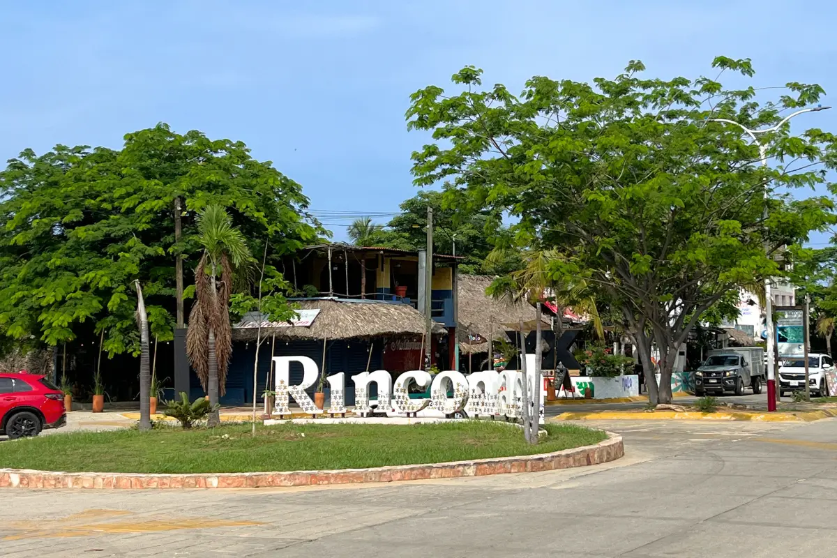 Neighborhood sign in Centro reading Rinconada, which is one of the main places to stay in Puerto Escondido