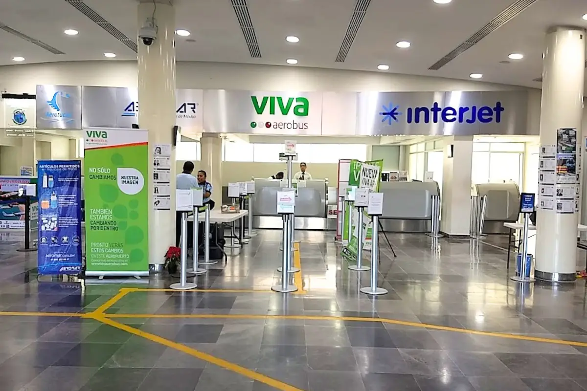 The check in area of the airport for Vivo Aerobus in Puerto Escondido