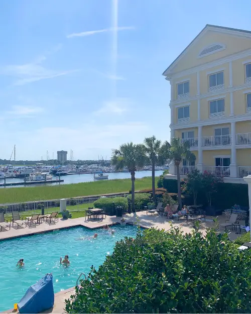 The waterfront pool at the Courtyard Marriott on the river