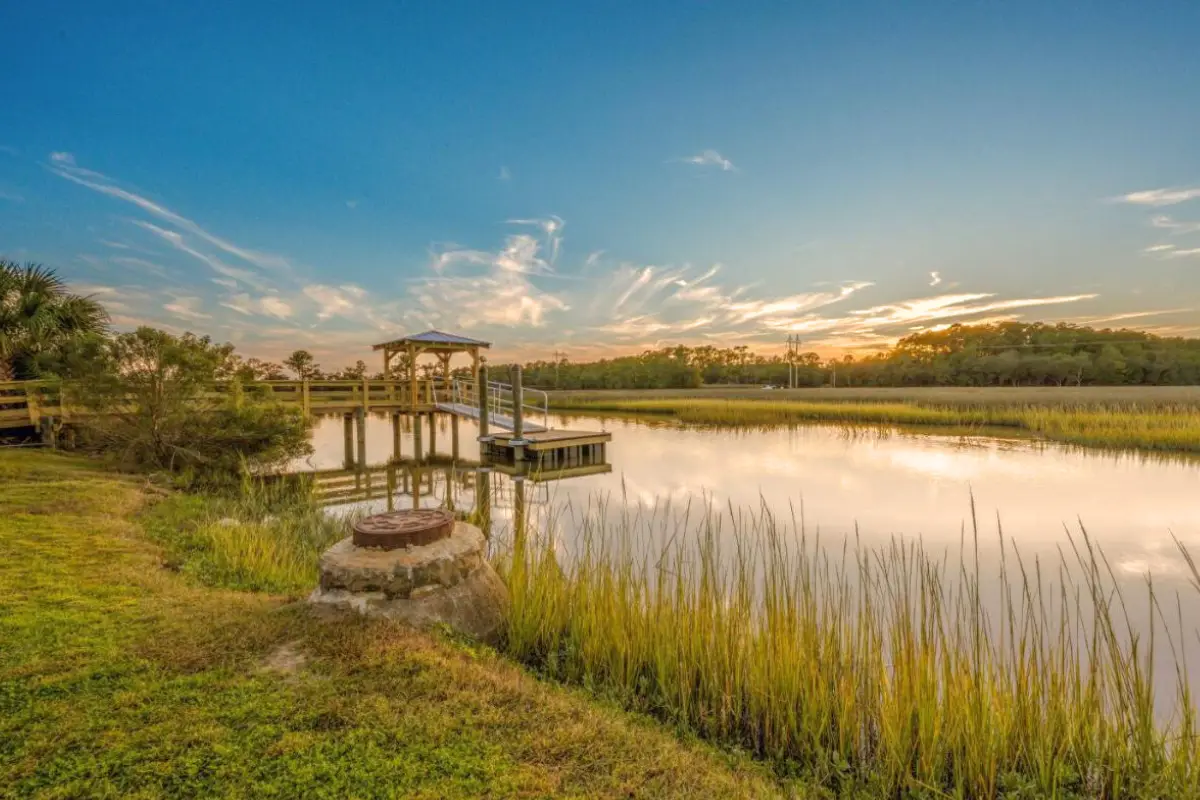 The creek at the Charleston Creekside Inn, showing it's one of the best places to stay in Charleston SC for marsh views and to be surrounded by nature